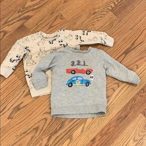 Lot of two sweatshirts